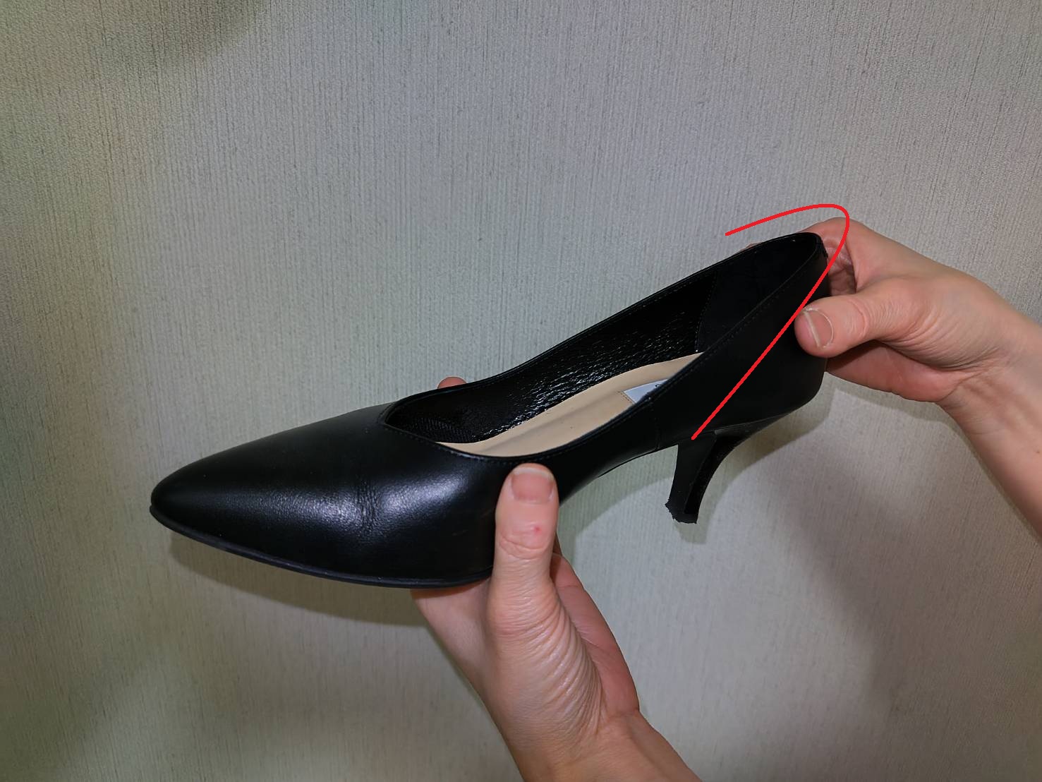 靴選び かかとの固さ